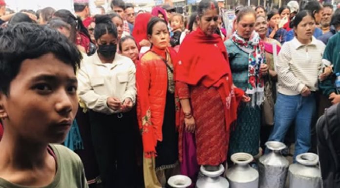 कमलामाईमा खानेपानी बिवादः निवर्तमान नगरप्रमुख खत्री भन्नुहुन्छः खानेपानी समस्या समाधान गर्नुको साटो जनप्रतिनिधीले अझ चर्काए