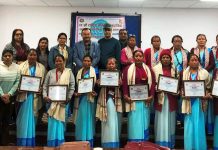 उत्कृष्ठ काम गर्ने स्वयमं सेविकाहरू सम्मानित