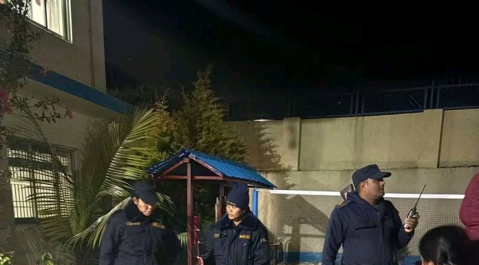 सिन्धुलीमा नेपाल एसबी आई बैंक लुटियो, टाटा सूमो चढेर आएका थिए लुटेरा समूह