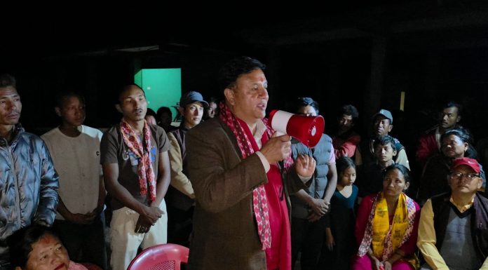 एक सय बढी नेकपाका कार्यकर्ता एमालेमा समाहित, मरिणबाट उठ्यो बिद्रोहको झण्डा