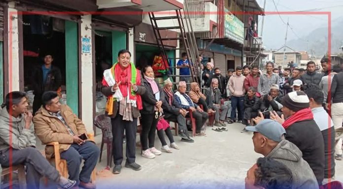 ध्याङलेखमा एमाले उमेदवार मनोजजंग थापाको घरदैलो, देखियो जनउभार