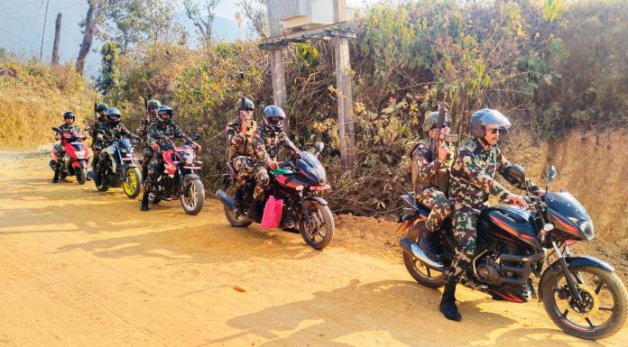 सिन्धुलीमा सेनाको मोटरसाइकल गस्ती